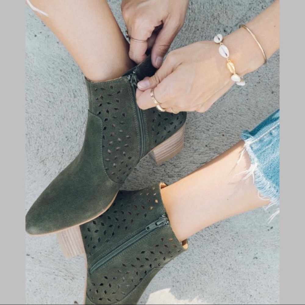 NIB Soludos Lola Perforated Pointed Toe Heeled Ankle Bootie Boots Olive Suede 8M - Picture 13 of 14